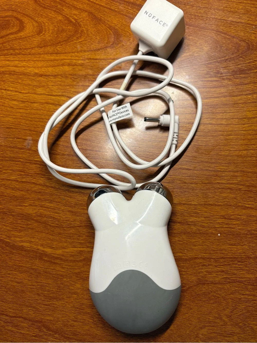 NuFACE mini White and Gray Microcurrent Facial Device with Charger